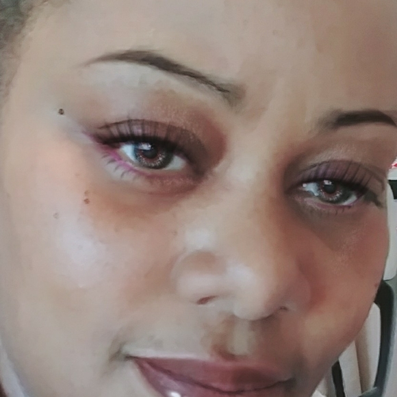 Meet your Posher, Donna - Picture 2 of 2